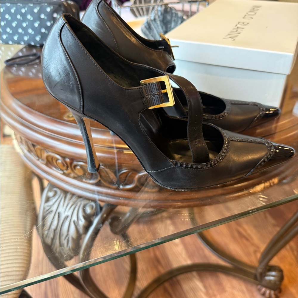 Manolo Blahnik Black Leather Pointed-Toe Stiletto Pumps